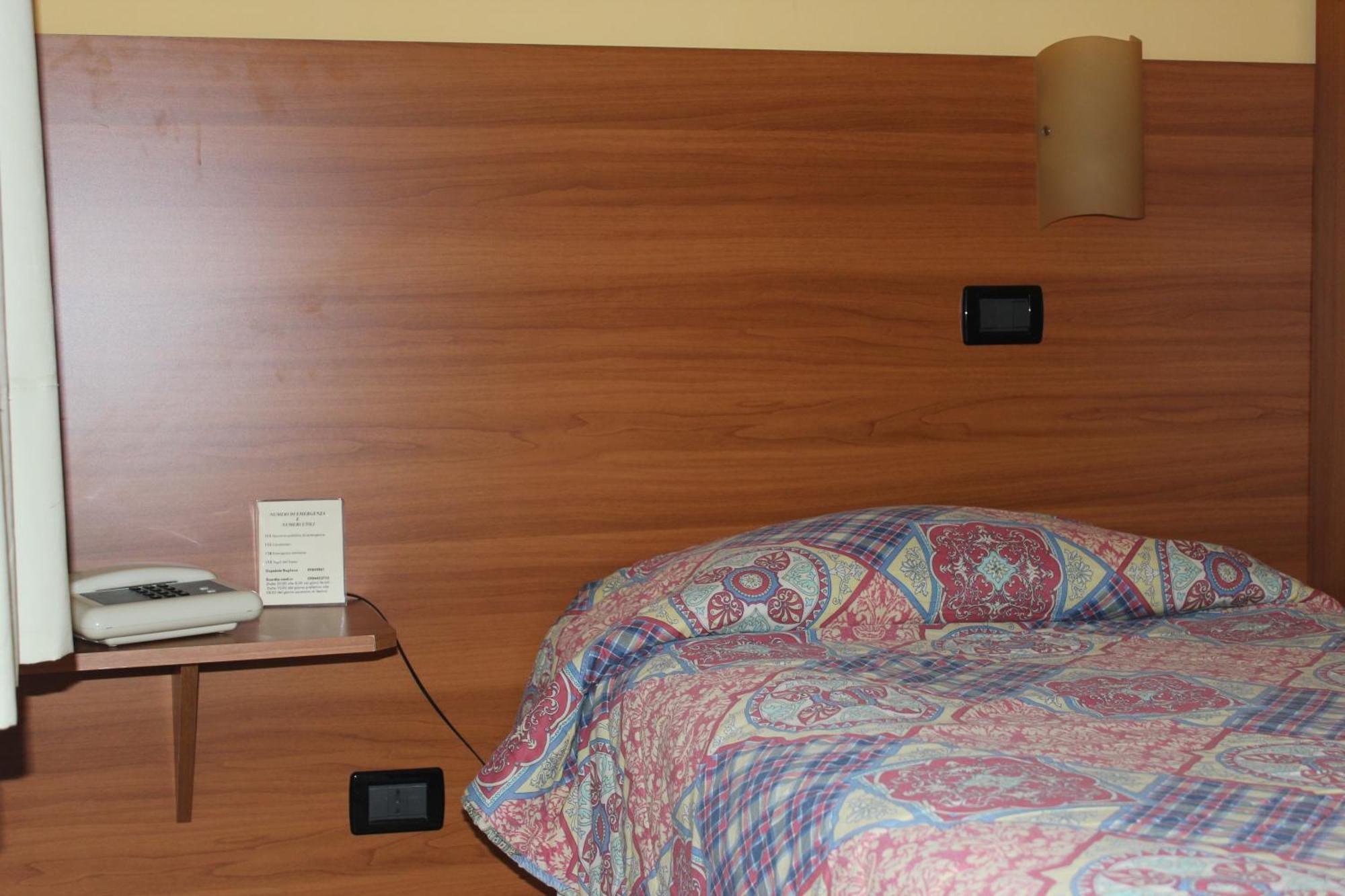 Albergo Carpino Mangone  Szoba fotó